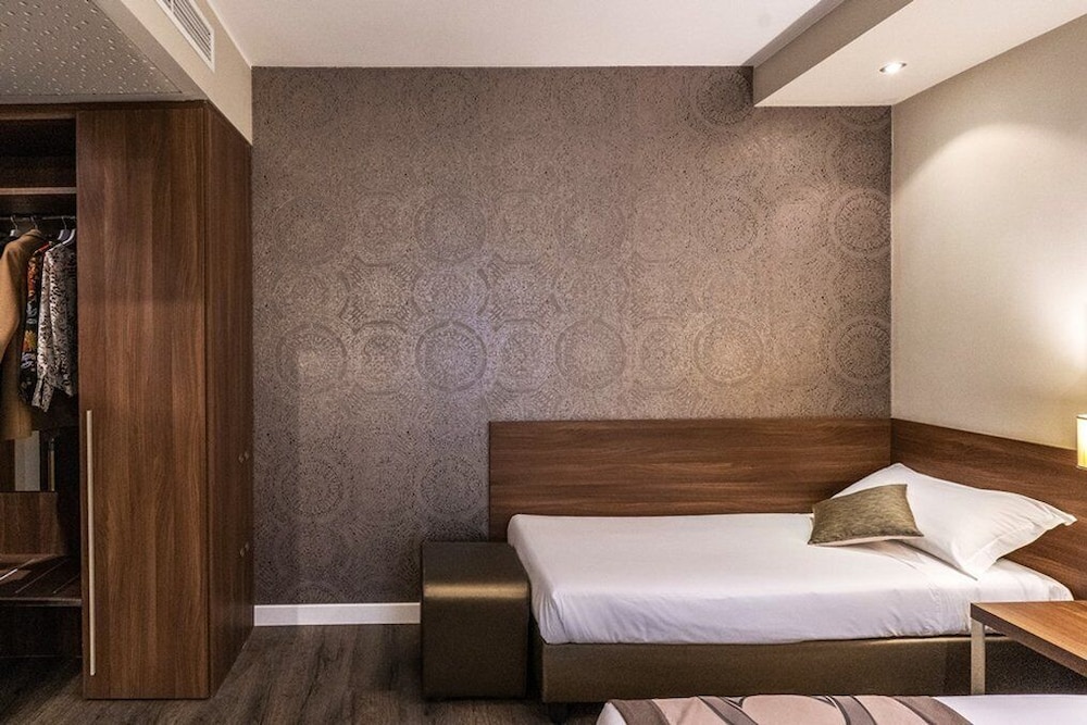 Smart Hotel Holiday 17/50