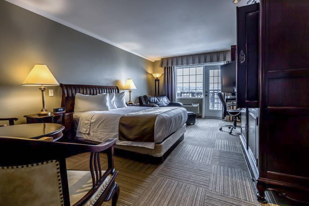 Upgrade, Queen Bed, St Christophe Hotel Spa Ascend Hotel Collection 3/3