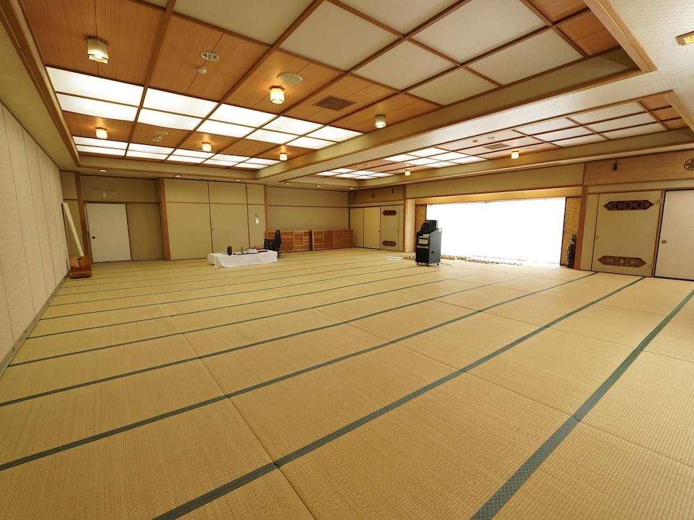 MORI NO RYOTEI MOUNT BANDAI 33/34
