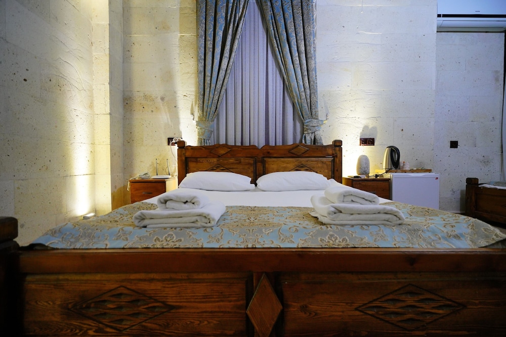 SUITE, COURTYARD VIEW, TERRACE