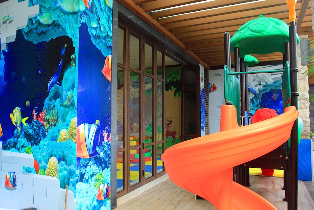 Sanya Seacube Holiday Hotel 37/49
