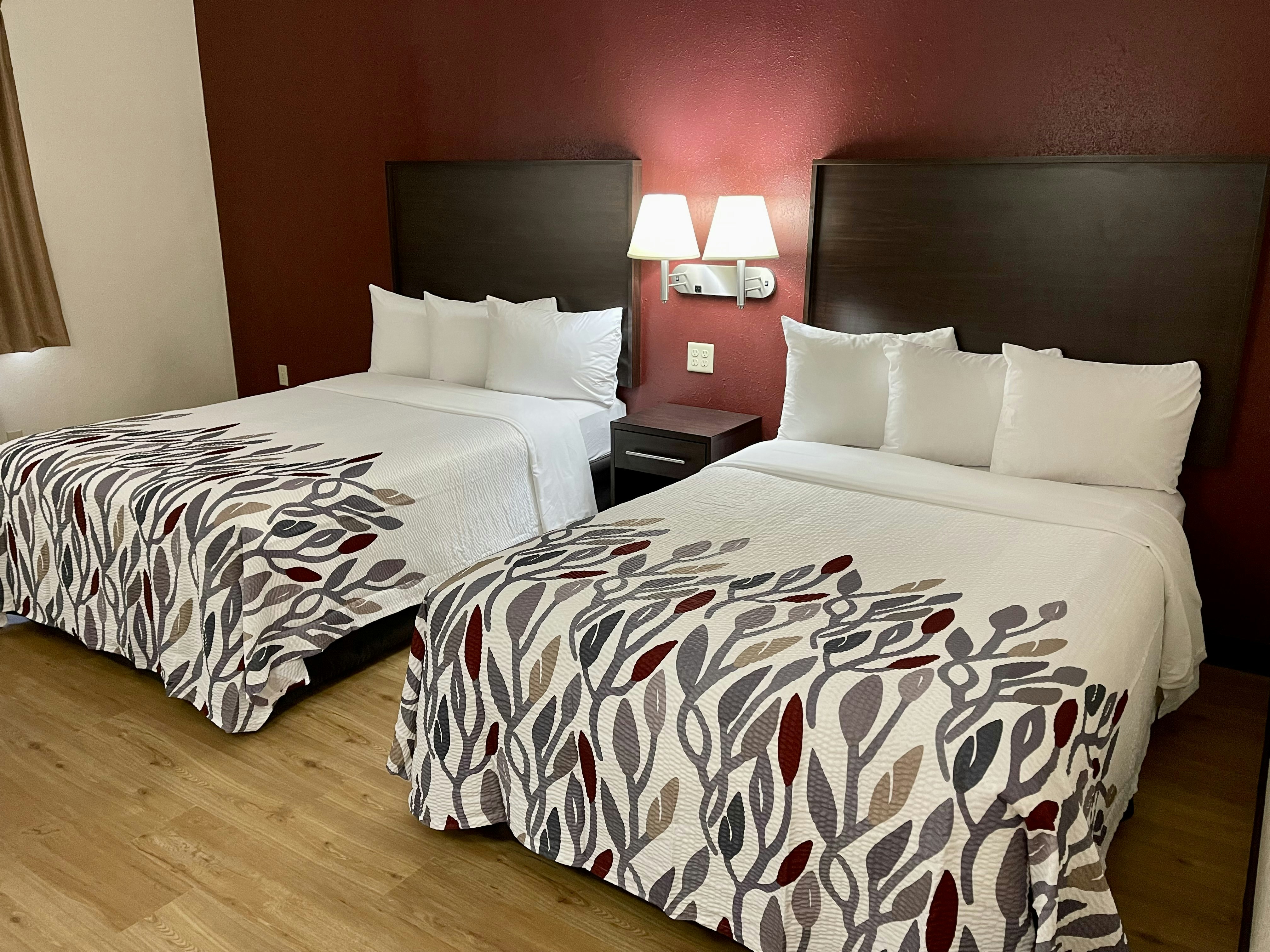 غرفة بسريرين مزدوجين، Red Roof Inn Sandusky - Milan 2/5