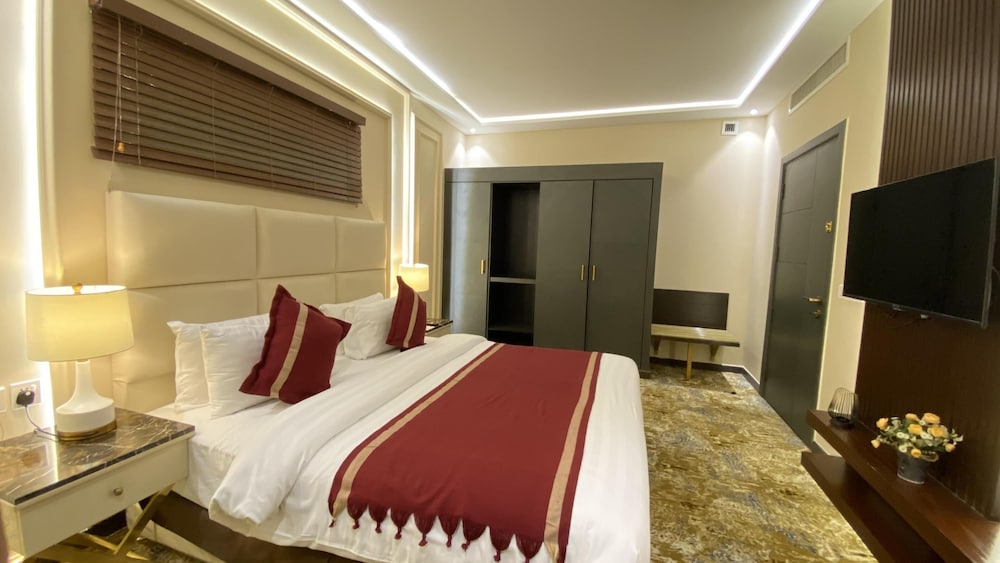 Best Western Plus Grand Hotel Multan 10/61