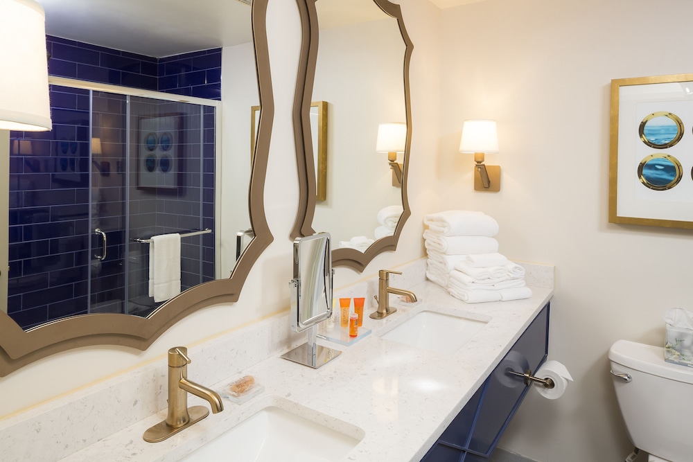 Hotel 1620 Plymouth Harbor 30/65