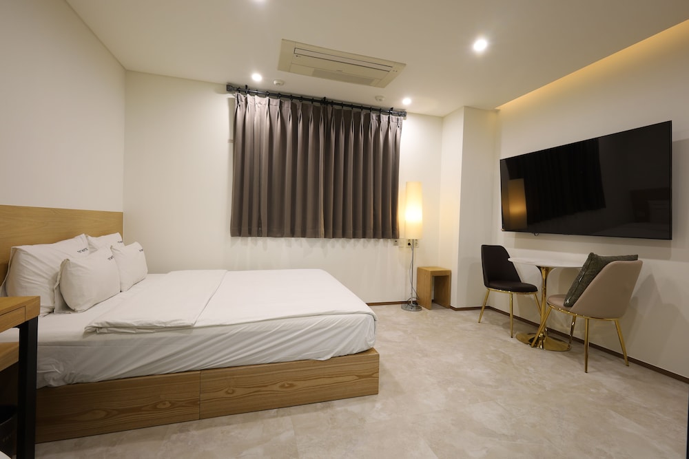 TRT Hotel 4/50