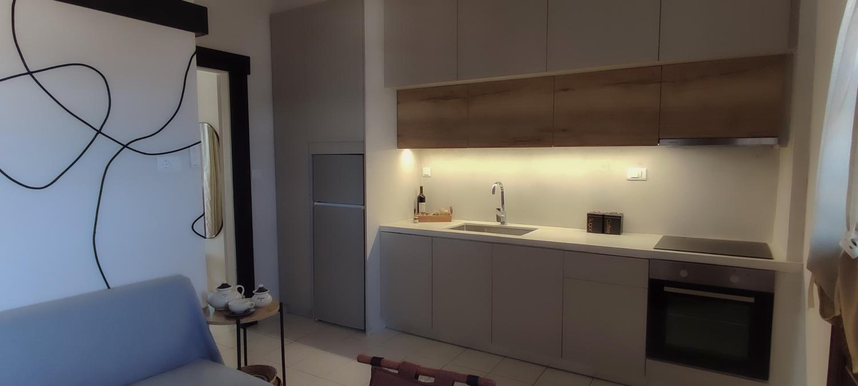 NIKI APARTMENTS 10/66