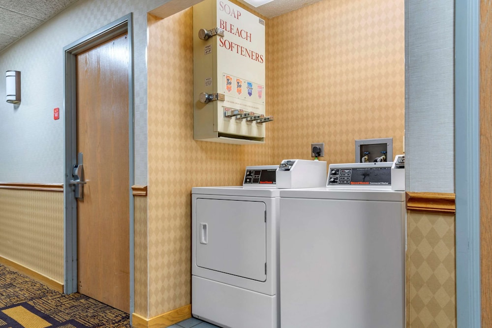Coratel Inn & Suites by Jasper River Falls 6/60
