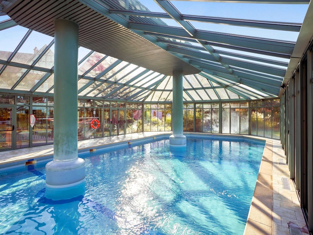 swimming pool spa