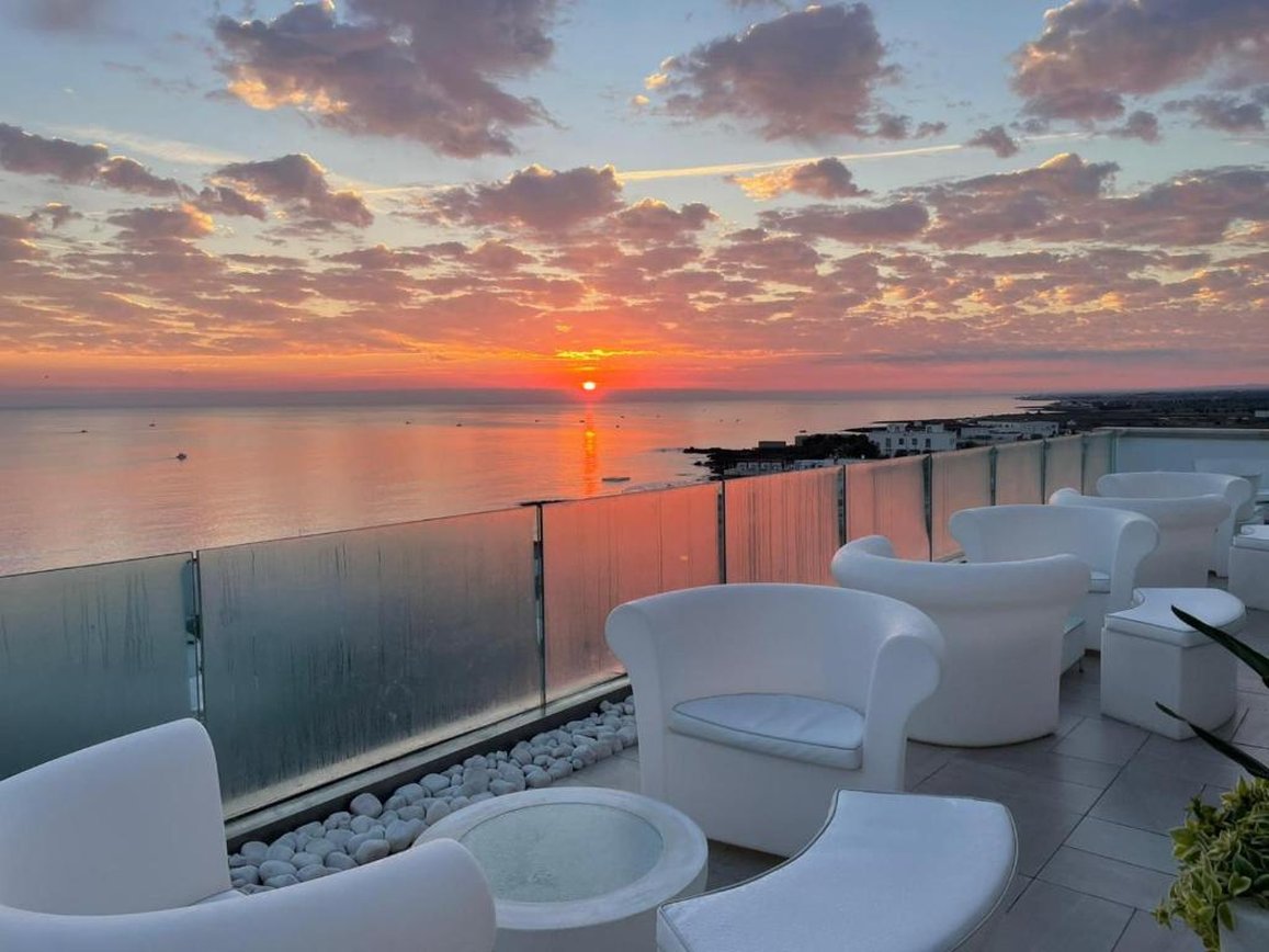 Bianco Riccio Suite Hotel 73/79