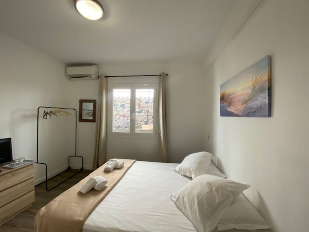 Aiglon Bylitis Hotel 29/66