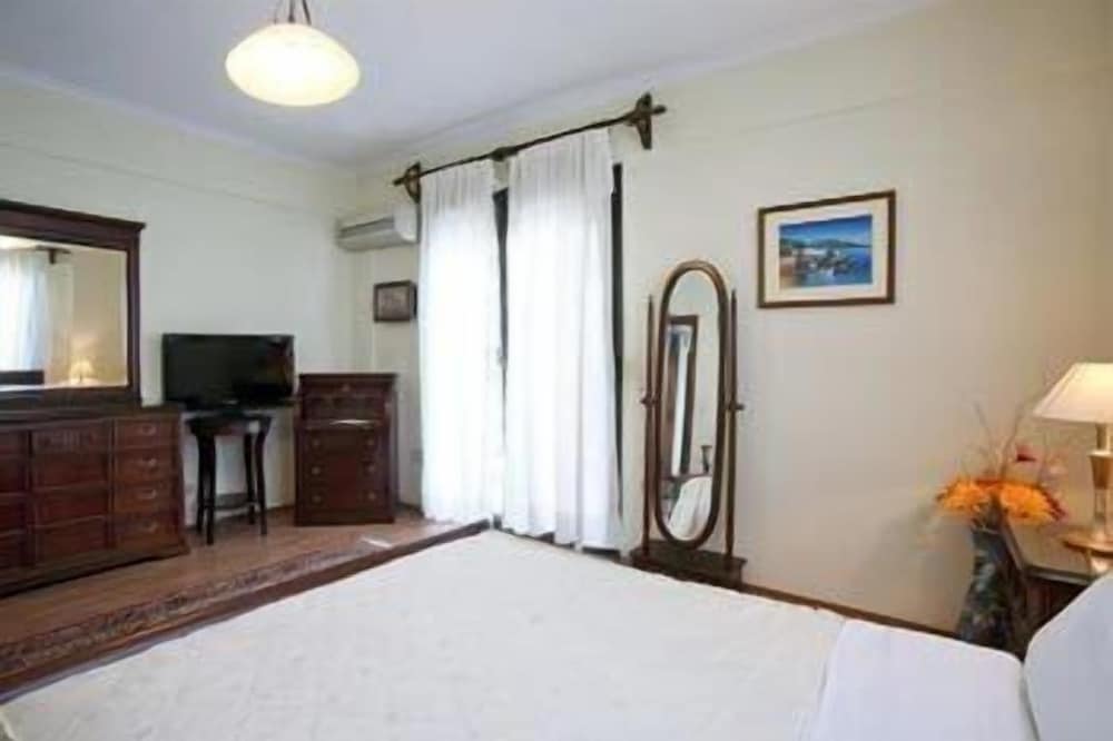 Room at Kymata, DION-OLYMPOS