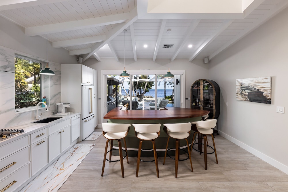Pines Palms Resort 54/73