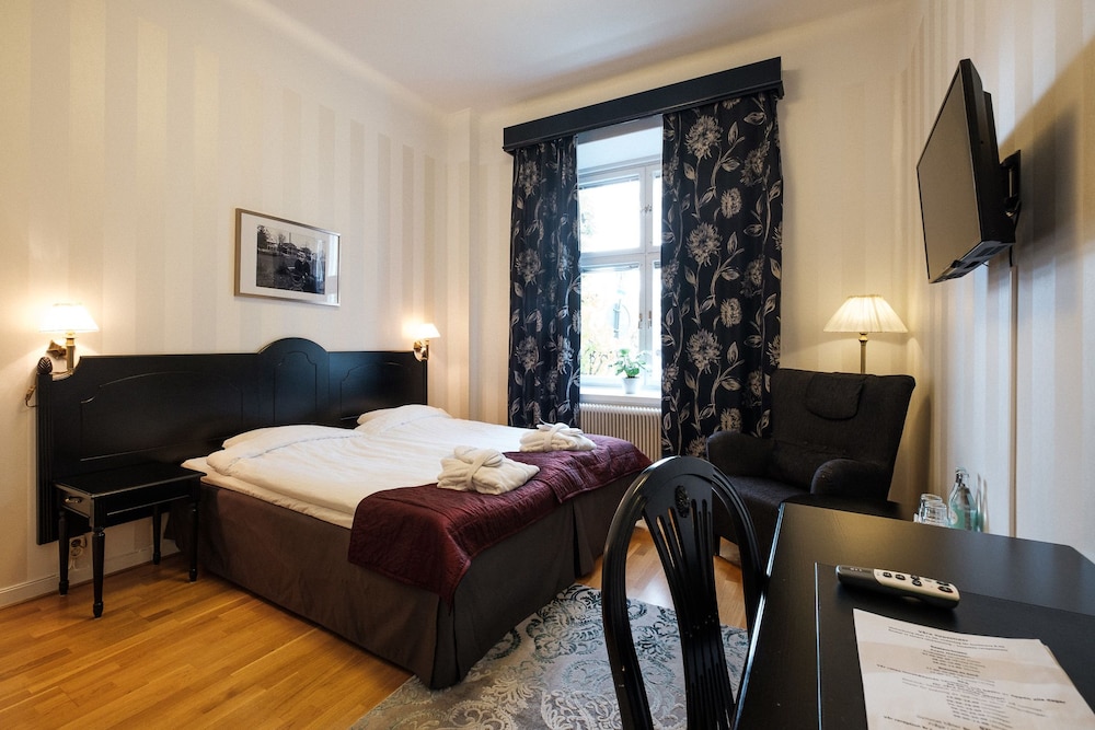 Badhotellet 5/50
