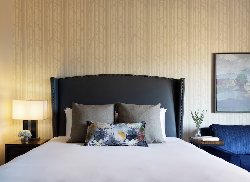 Room, King Bed, Village View, Accessible، River Terrace Inn 2/5