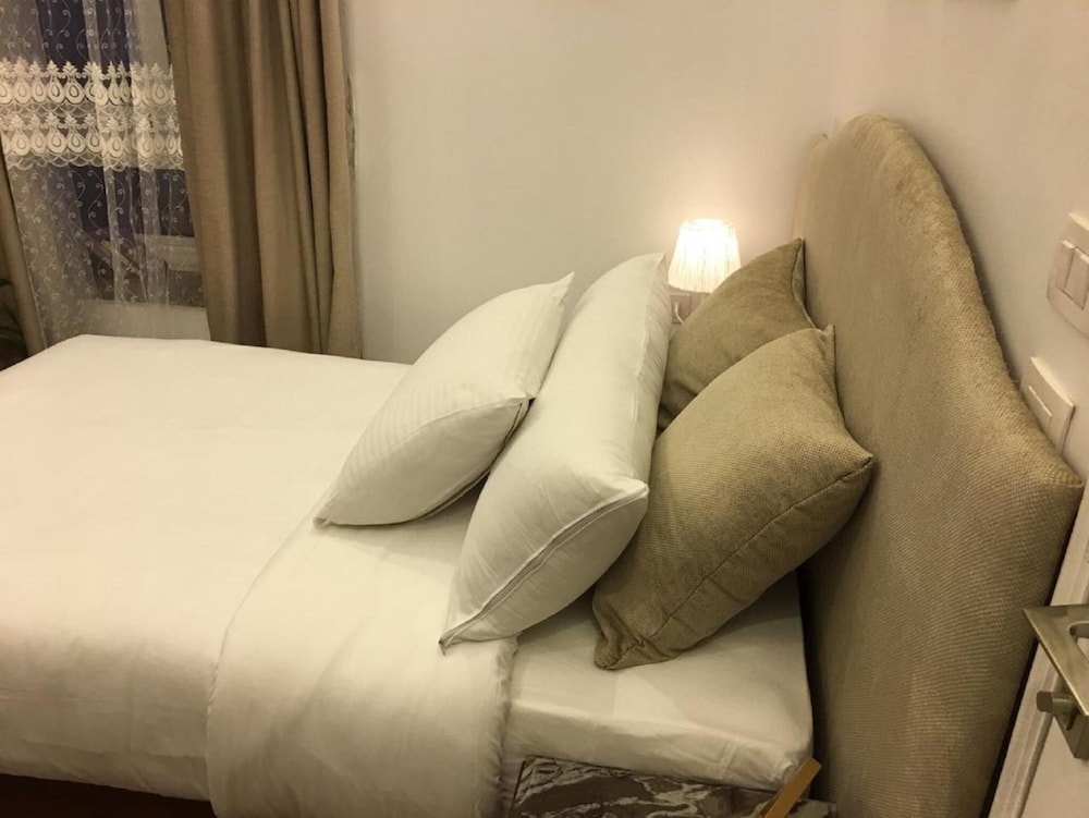 Paris Hotel 28/65