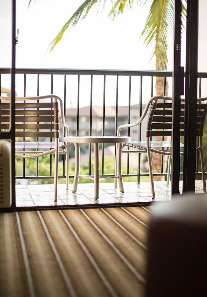 Maui Coast Hotel 32/71