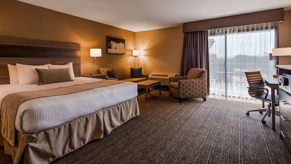 Best Western Plus Executive Inn 19/47