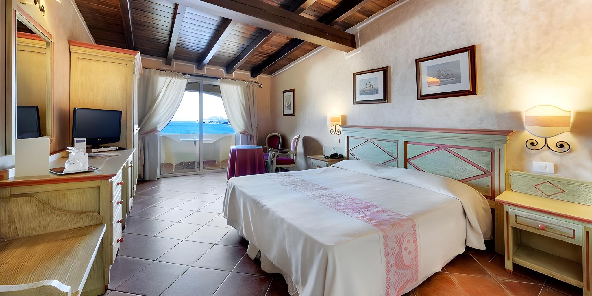Room, 2 Double Beds, Sea View, Balcony