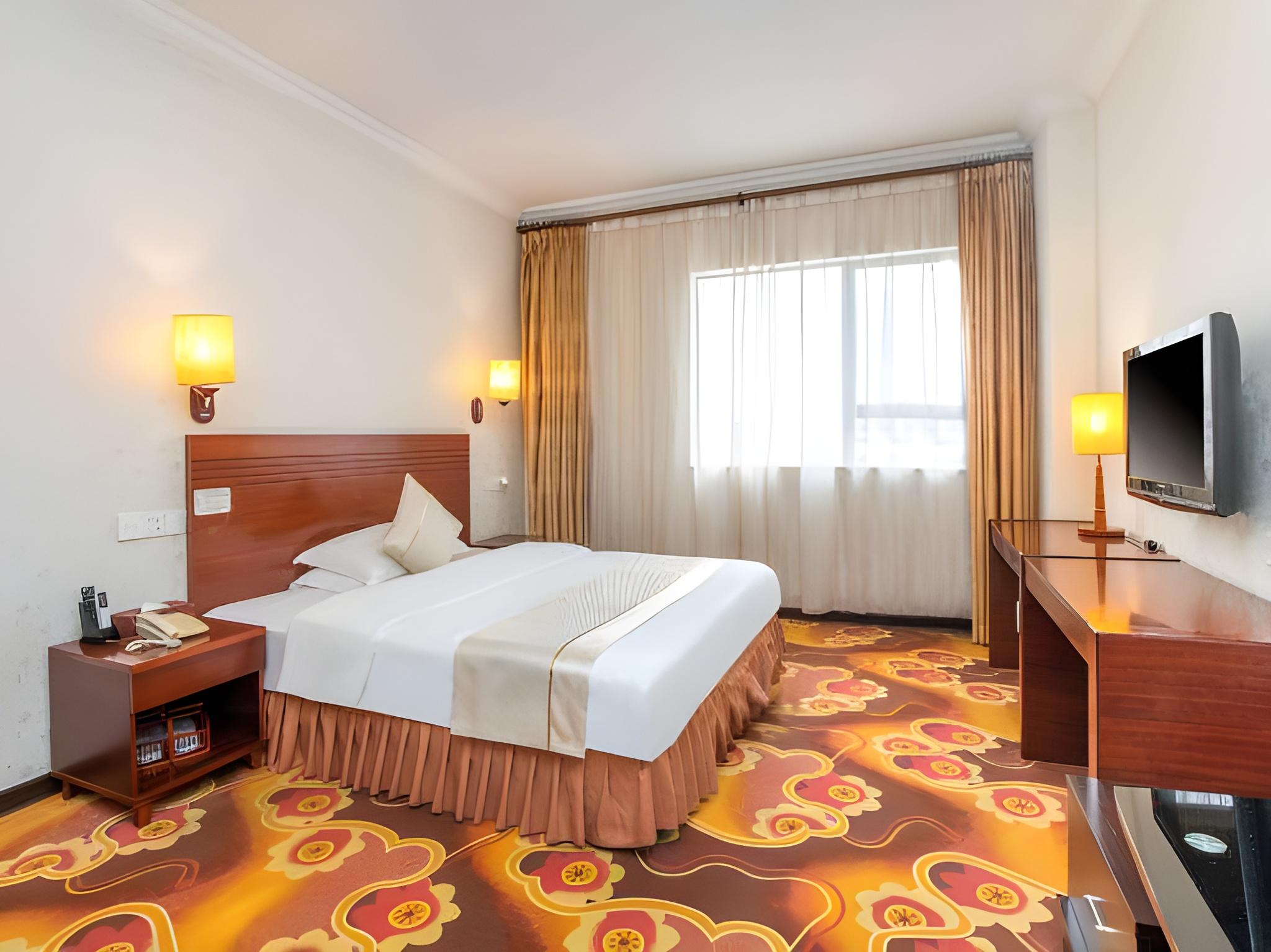 BUSINESS, SUPERIOR, QUEEN BED