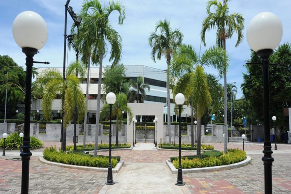Bangsaen Villa Hotel 35/48