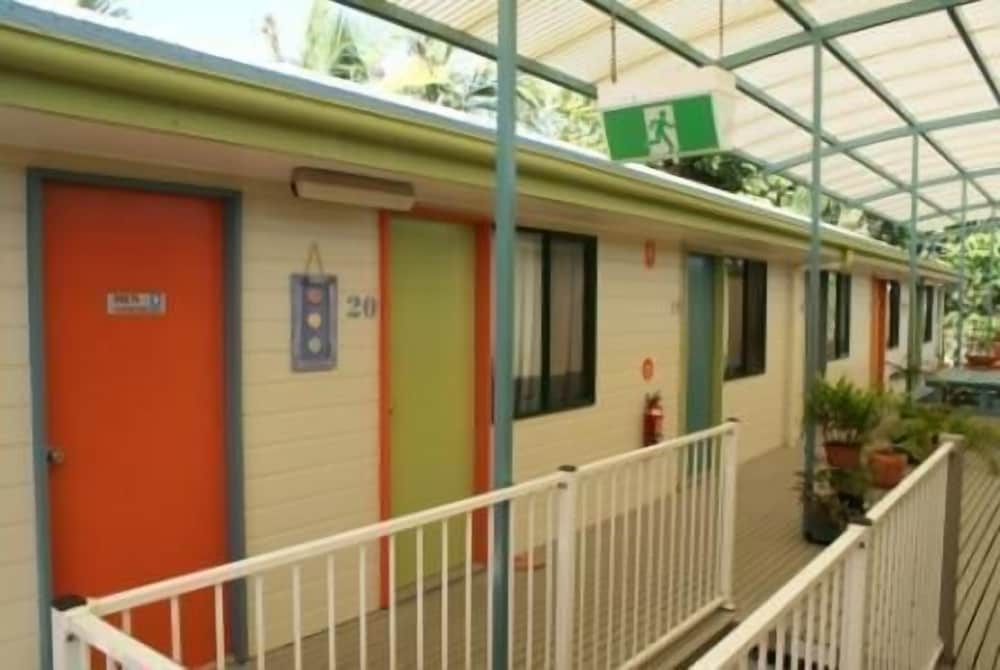 Coolum Budget Accommodation 2/34