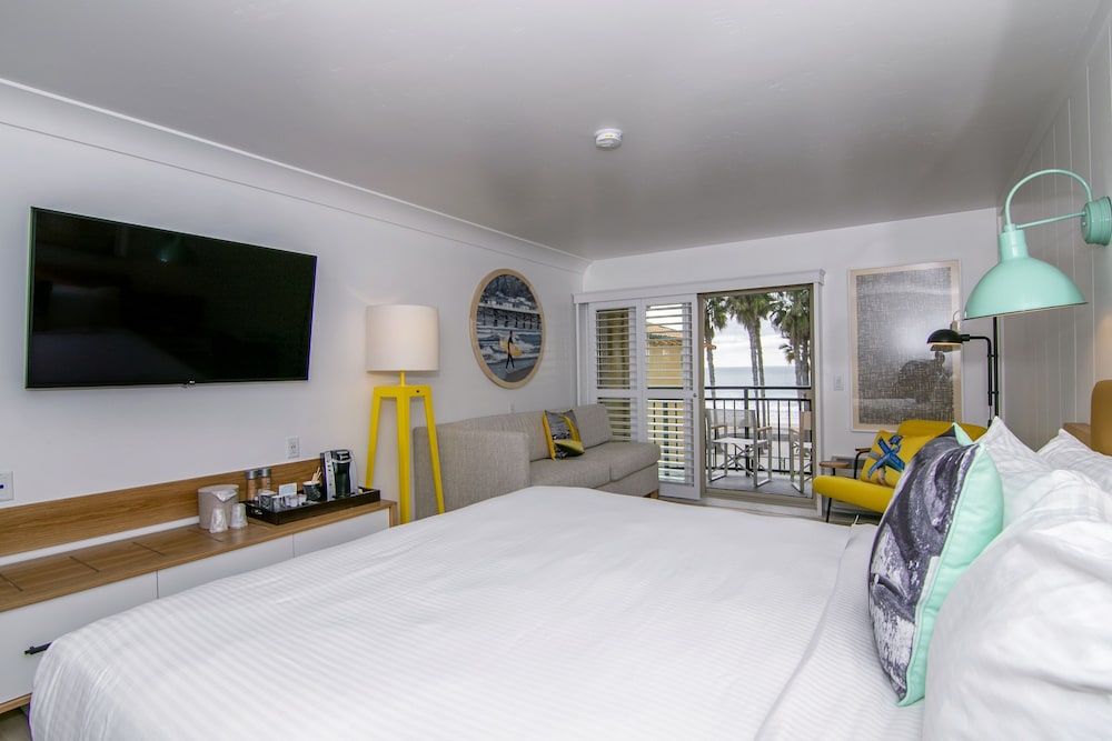 STANDARD, SINGLE, OCEAN FRONT