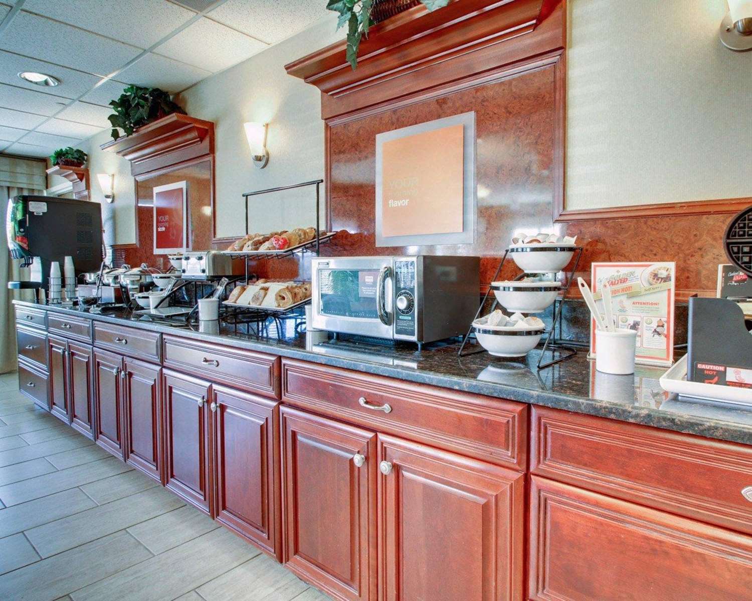 Comfort Inn & Suites Moss Point Pascagoula 33/40