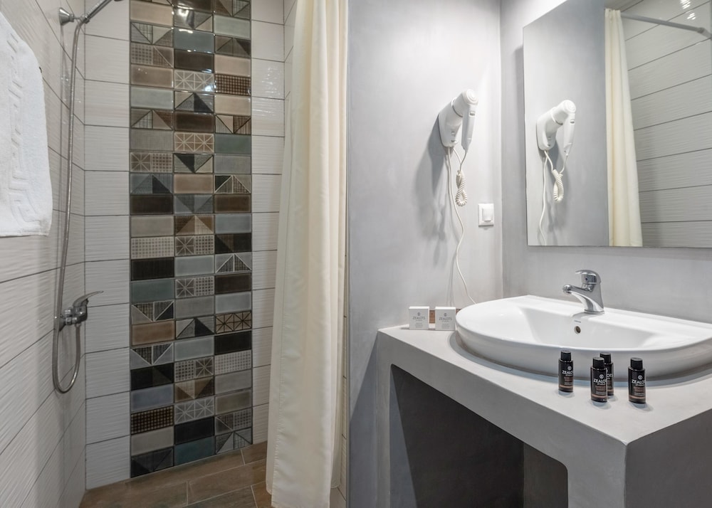 Ampelia Hotel Kassandra 49/50