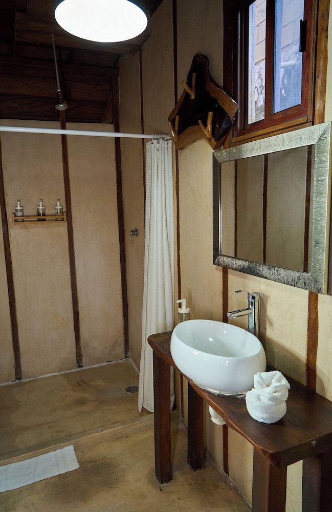 COCONUT BY OOL HOTELS 41/43