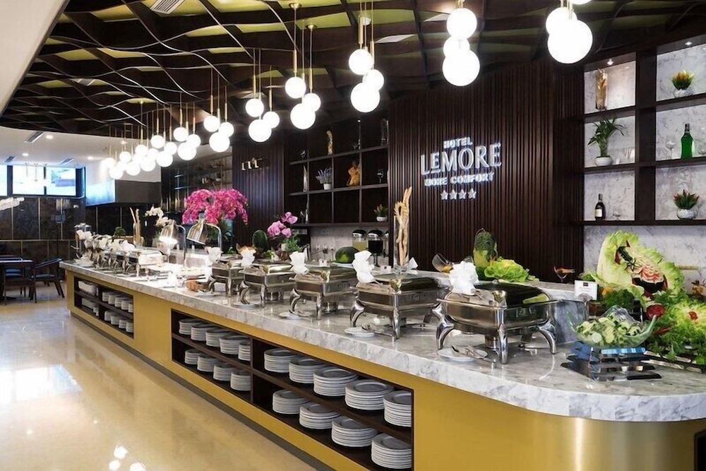Le More Hotel 9/50