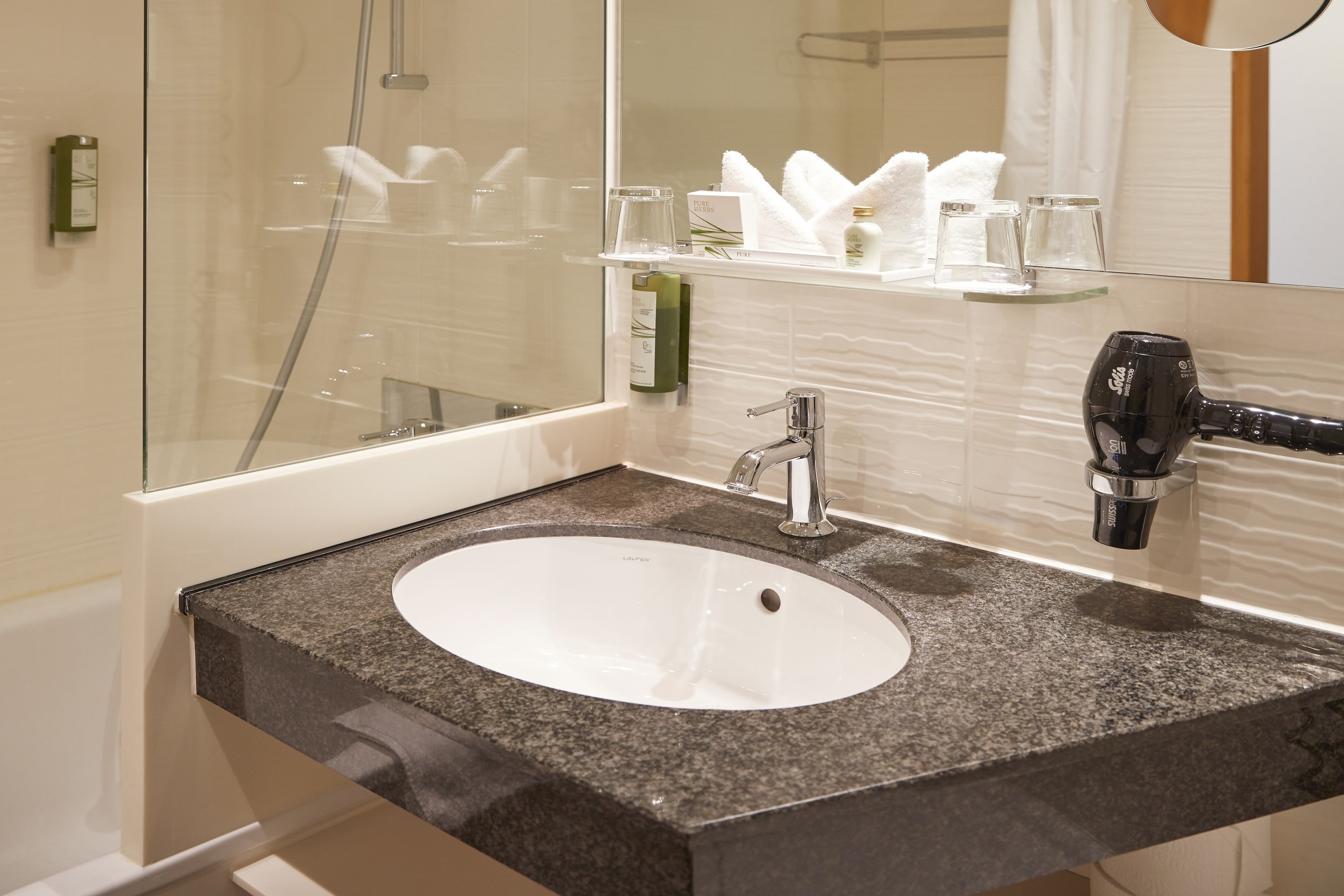 Hotel Adler Zurich 27/28