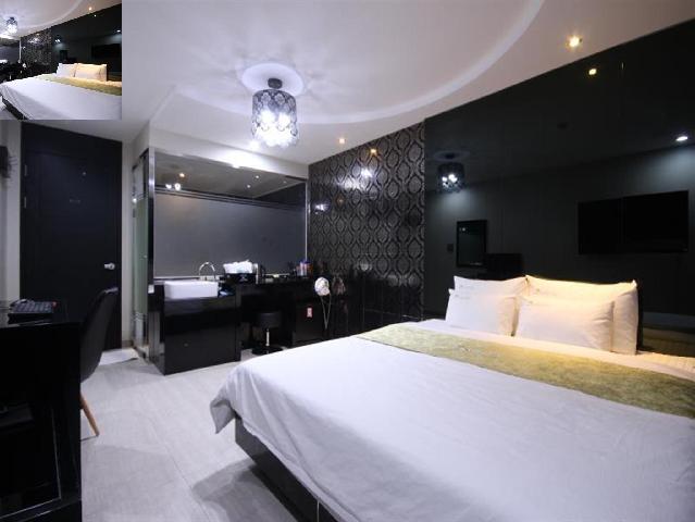 Deluxe, Double Bed