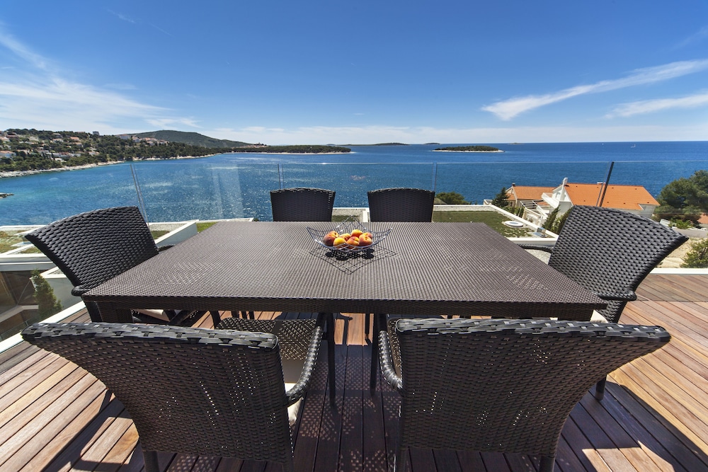 Golden Rays Luxury Apartments 34/50