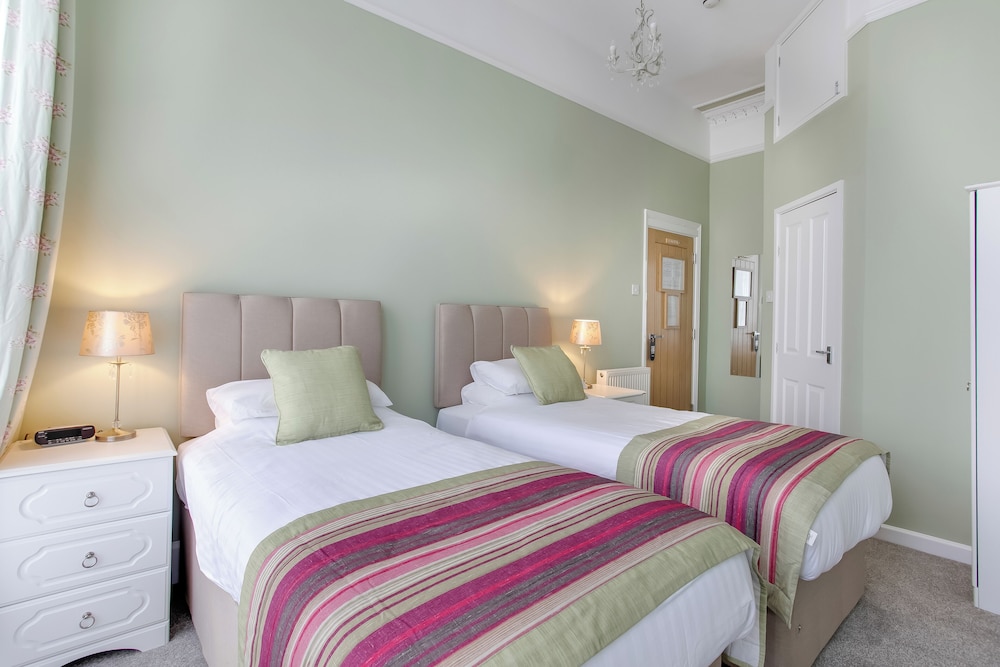 Trelawney Hotel B B Guest House 16/50