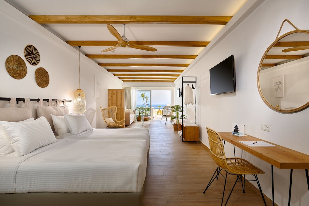 JUNIOR SUITE, SEA VIEW, JETTED TUB