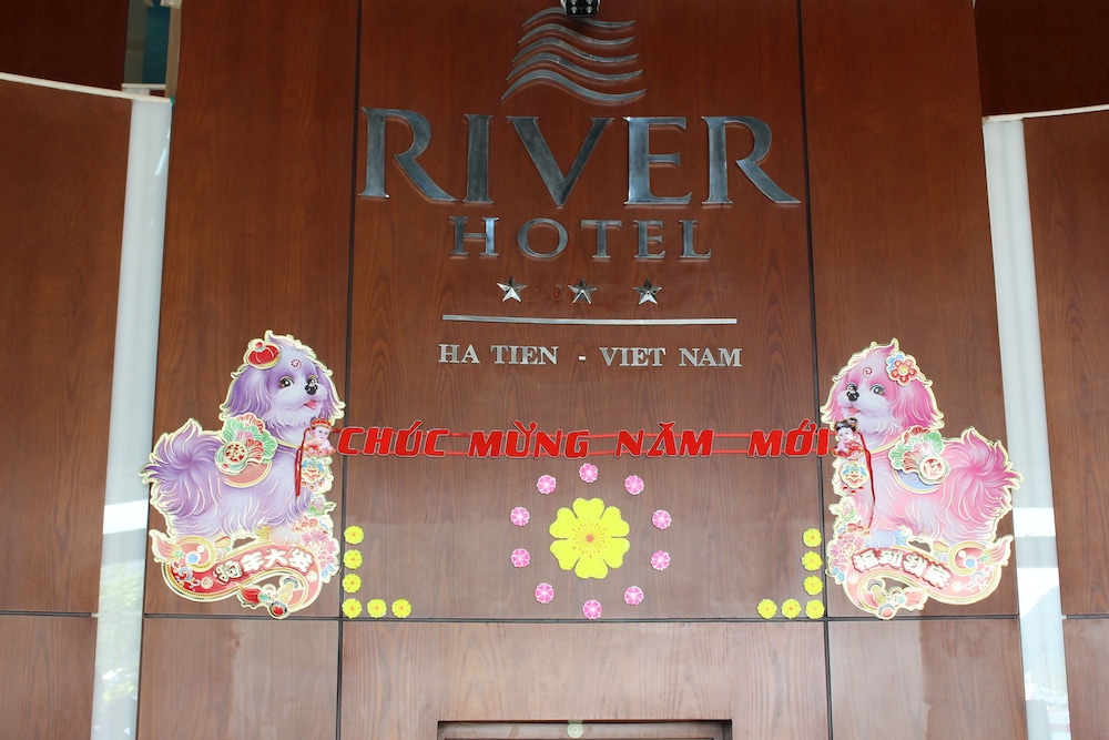 River Hotel 11/79