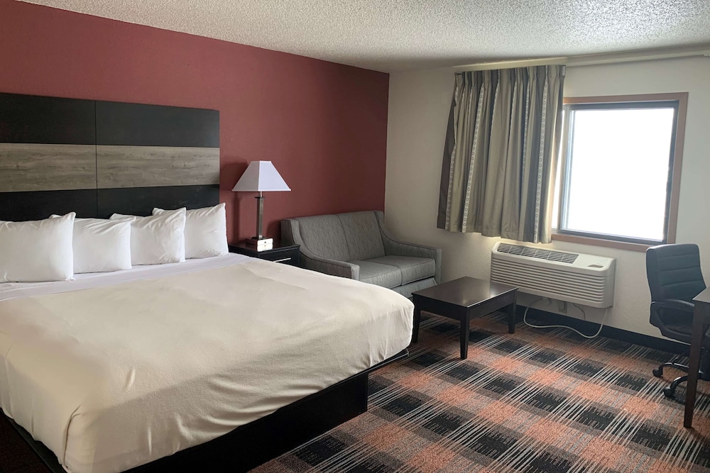 Baymont by Wyndham Waupun 6/31