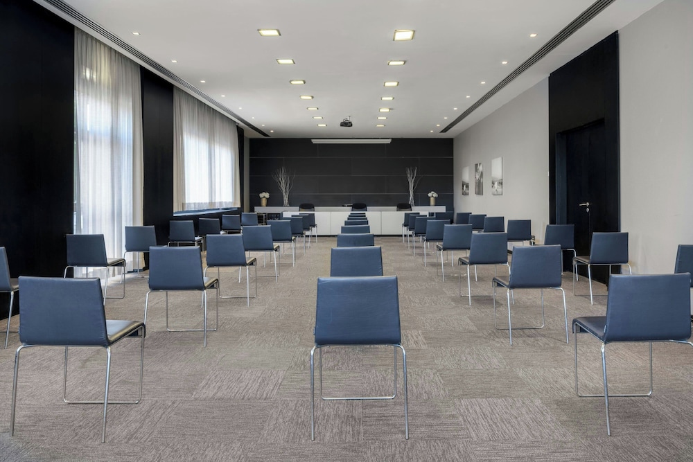 Ac Hotel Pisa By Marriott 47/62