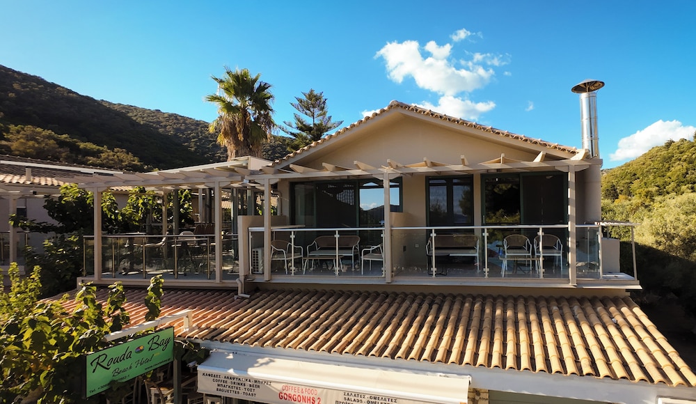 Rouda Bay Beach Hotel 5/50
