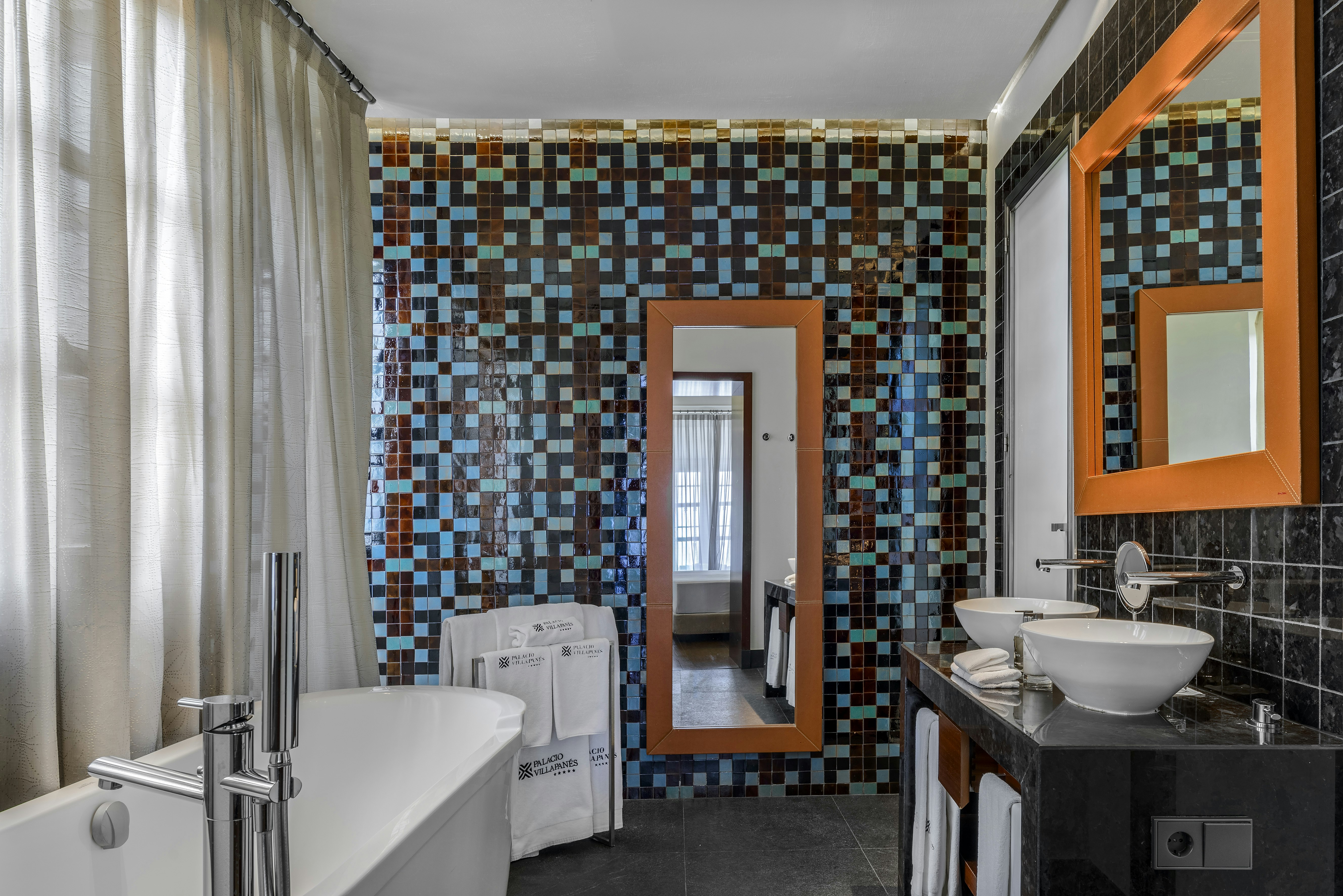 CoolRooms Palacio Villapanes 5 GL 61/65