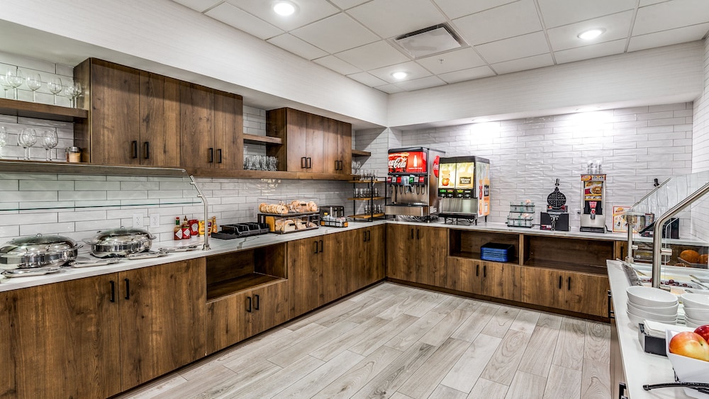 Holiday Inn Dallas Market Ctr Love Field, an IHG hotel 48/66