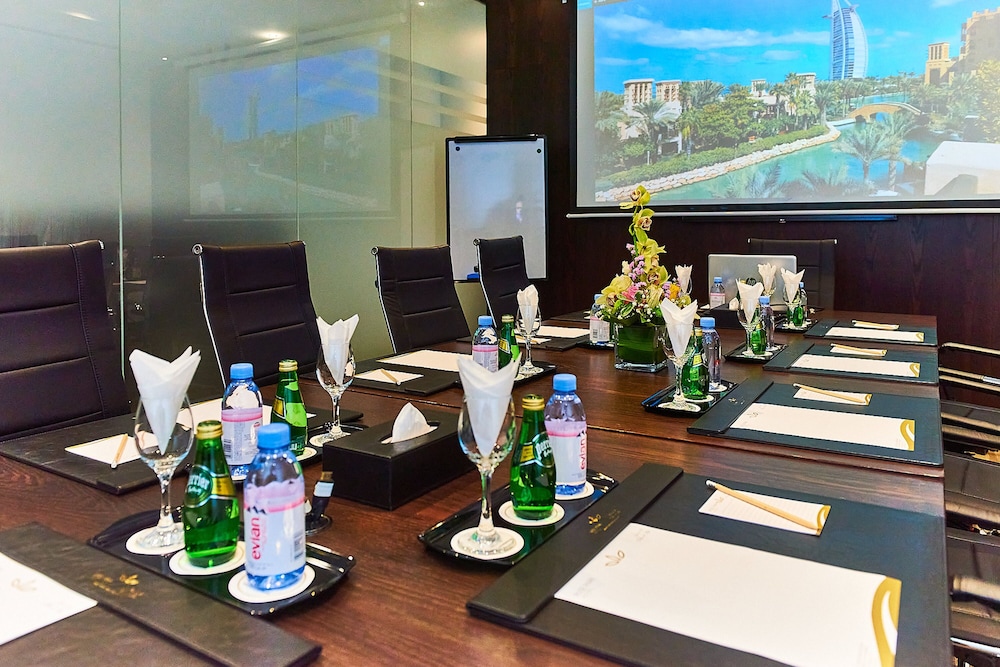 Rose Park Hotel Al Barsha 56/58