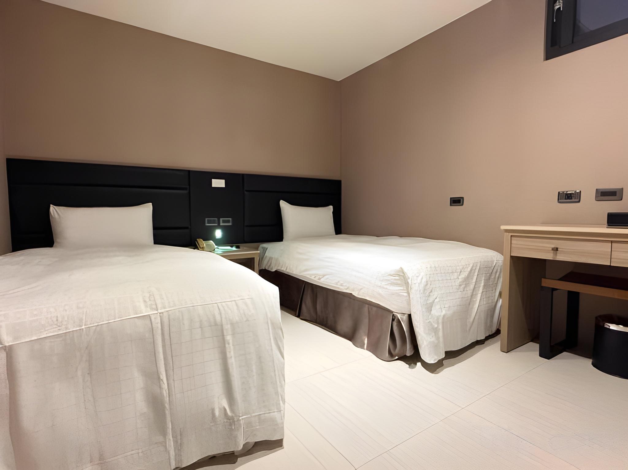 Elegant, Twin Beds