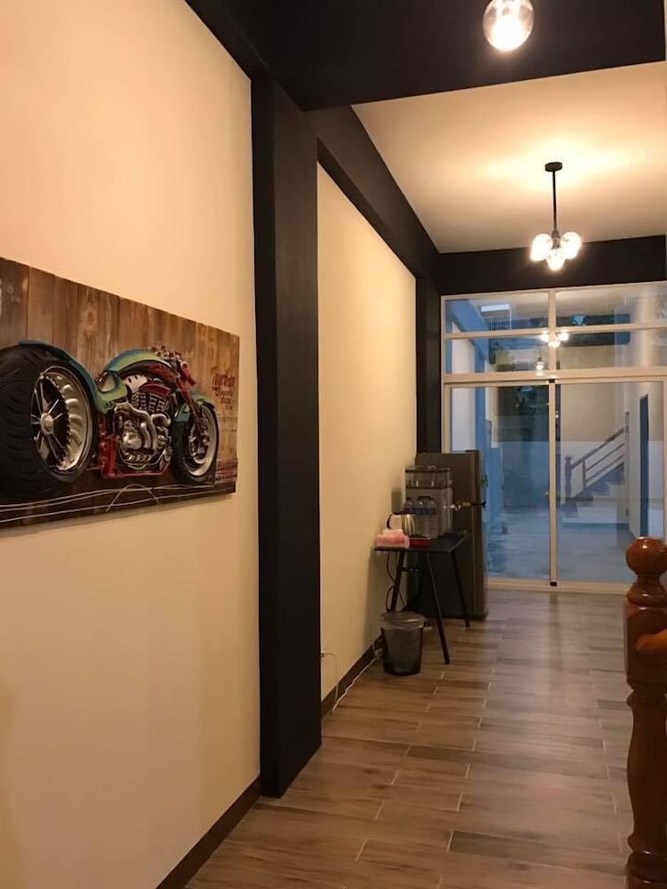 Black House photo3