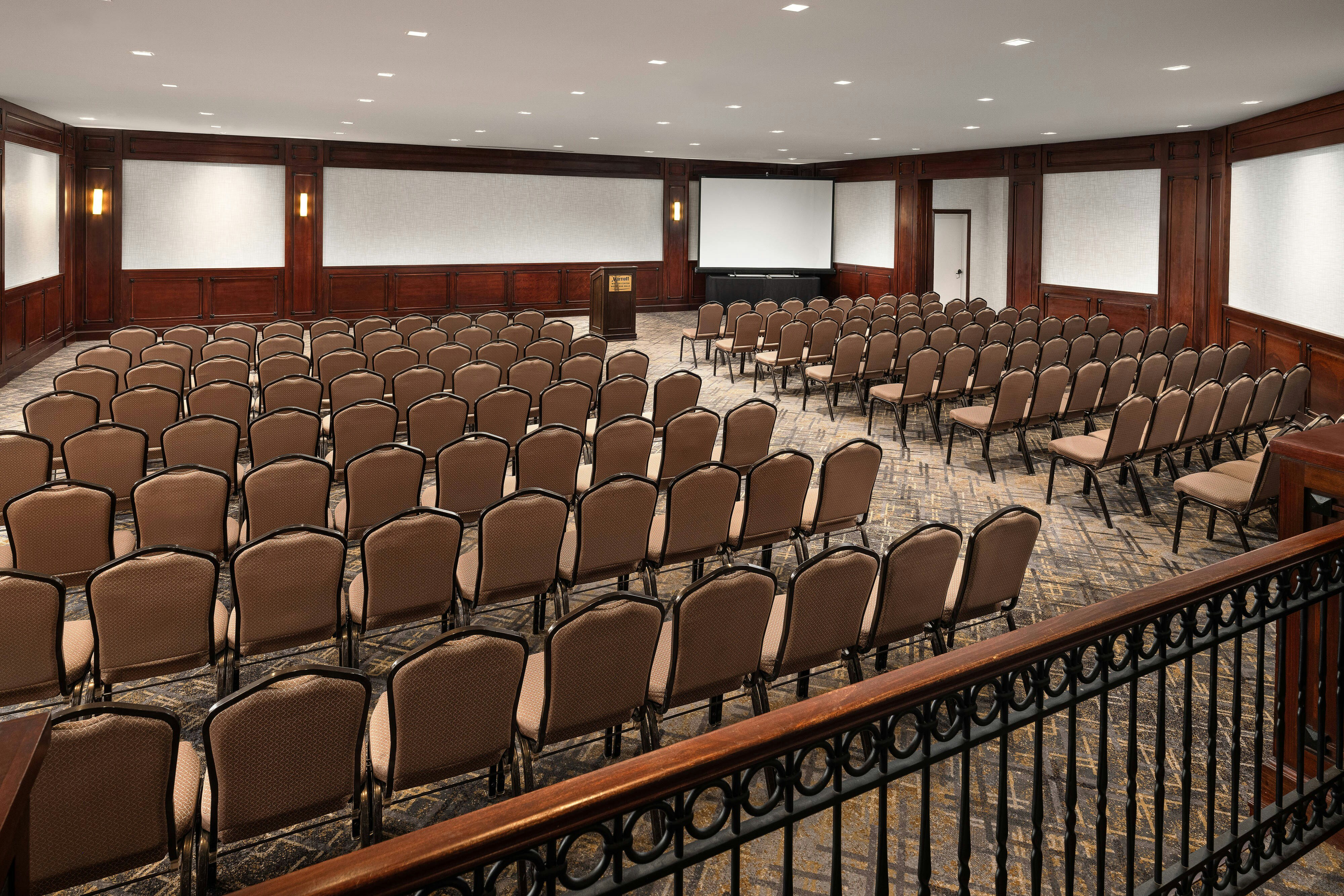Warner Center Marriott Woodland Hills 19/25