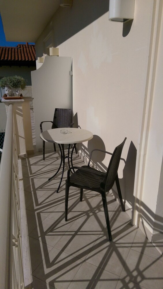 Pigalle Hotel 50/64