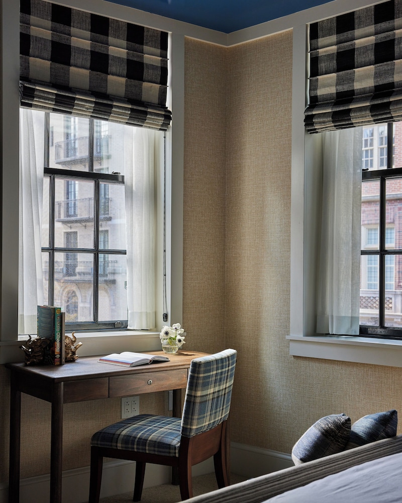 Beacon Hill Hotel & Bistro 29/32
