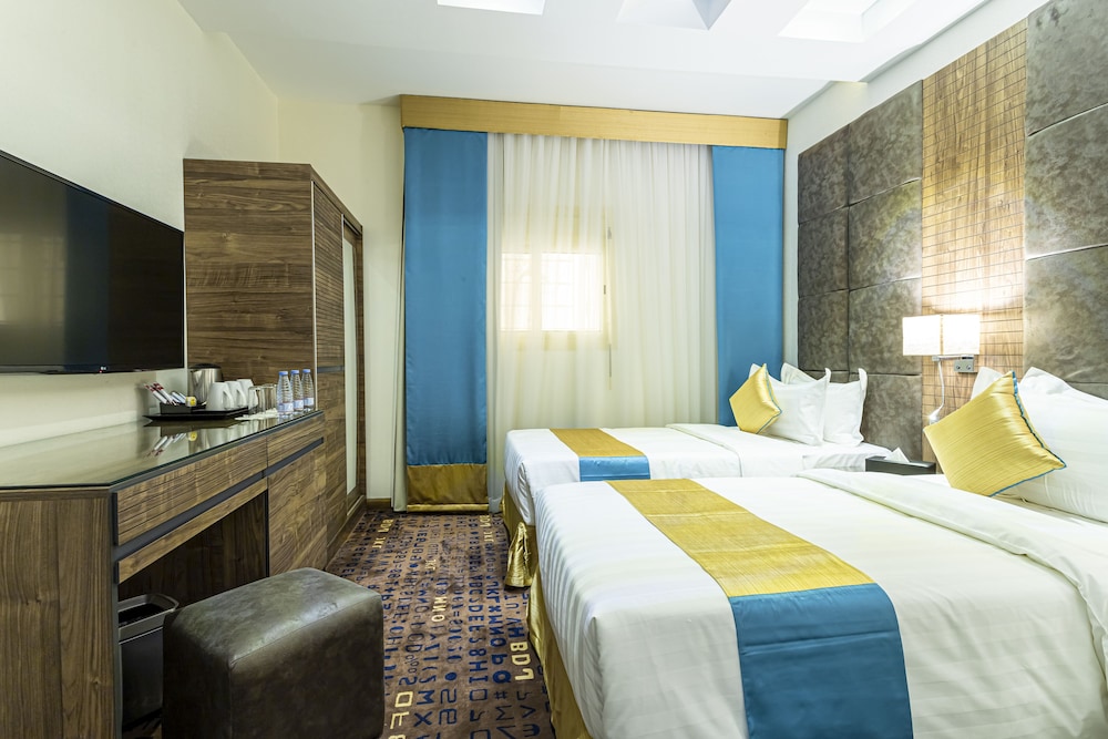 ROOM, TRIPLE