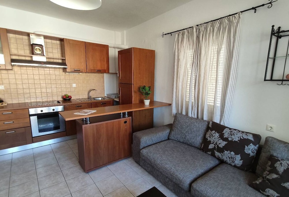 Kostas Apartments 27/48