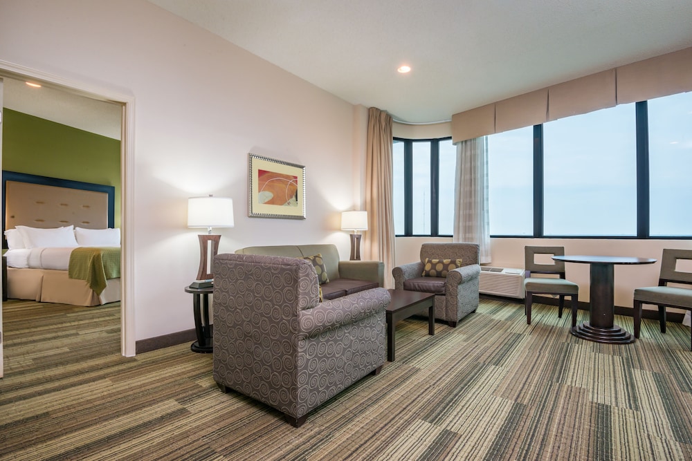 Holiday Inn New Orleans West Bank Tower 55/79